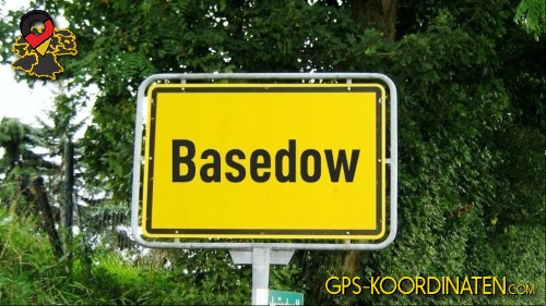 Straßenschild am Ortseingang Basedow in Mecklenburg-Vorpommern