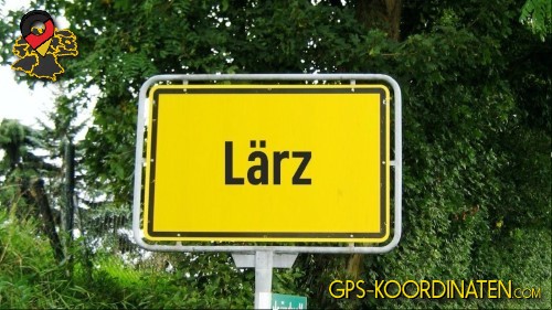 Typisches Deutsches Straßenschild am Ortseingang von Lärz in Mecklenburg-Vorpommern