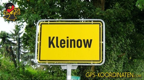 Typisches deutsches Straßenschild am Ortseingang Kleinow in Brandenburg