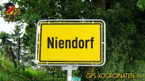 Typisches deutsches Straßenschild am Ortseingang Niendorf in Mecklenburg-Vorpommern