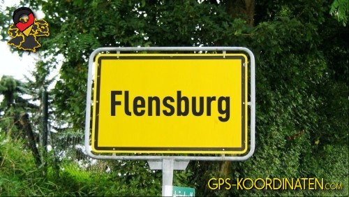 Typisches deutsches Straßenschild am Ortseingang von Flensburg in Schleswig-Holstein